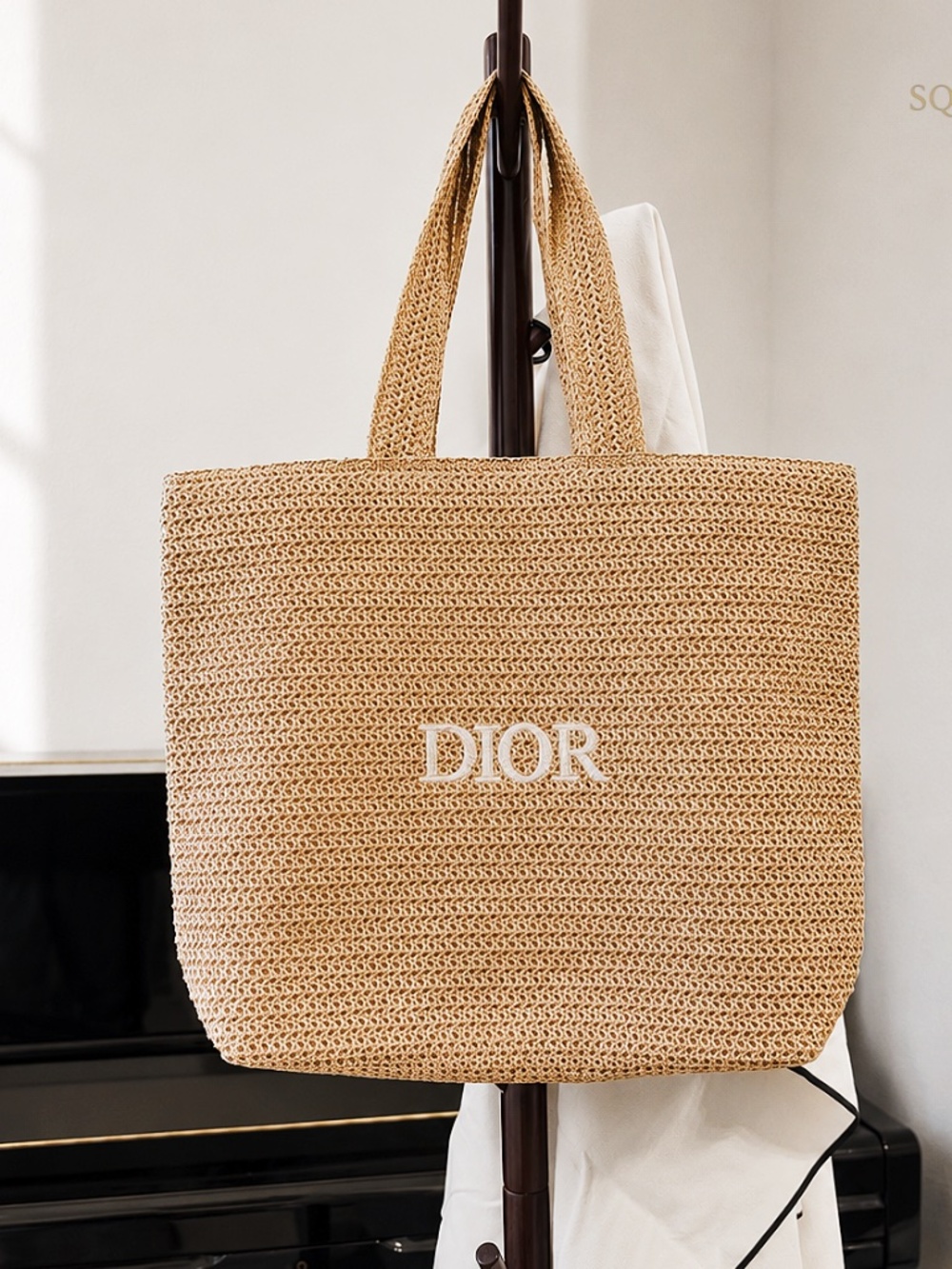 GWP Dior Woven Straw Tote Bag with pouch/wristlet brand new 2pc Set